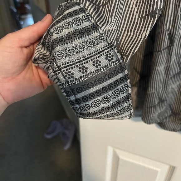 Robert Graham Monochrome Striped Shirt - Picture 4 of 6